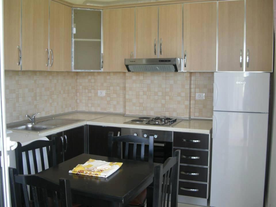 Rainbow Holiday Apartments Vlorë Exteriör bild
