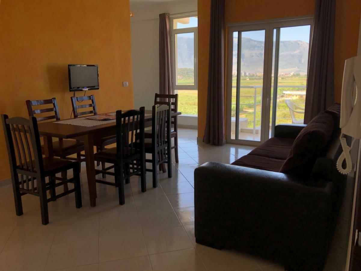 Rainbow Holiday Apartments Vlorë Exteriör bild